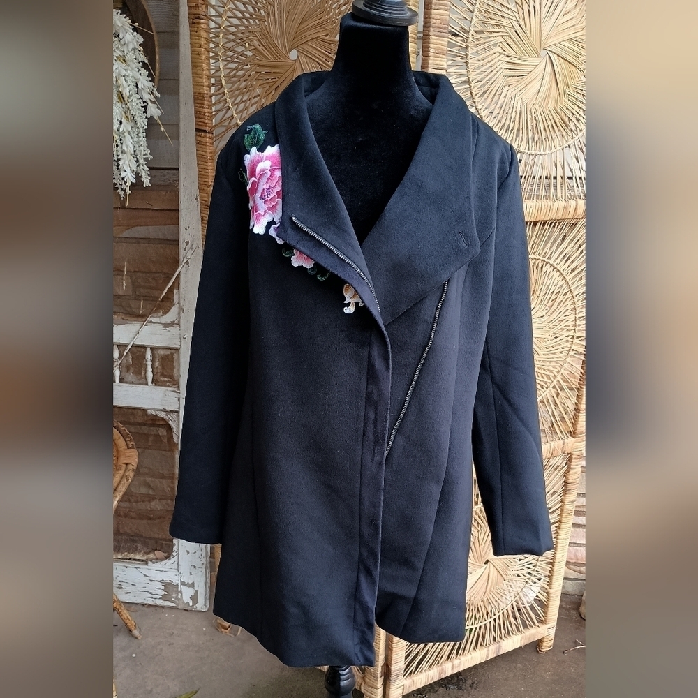 H By Halston Floral Embroidered Black Coat_12